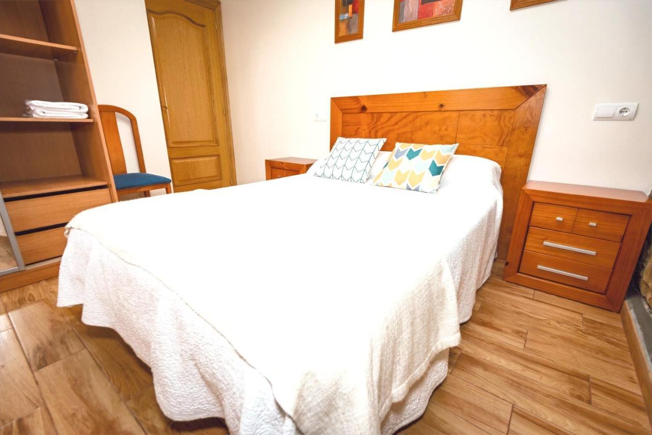 Apartamentos Navalin ตาเปีย เด กาซาเรียโก ภายนอก รูปภาพ