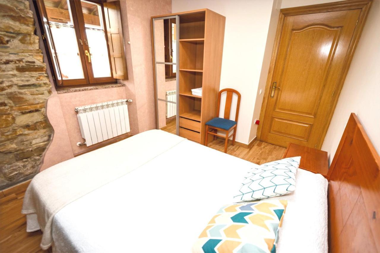 Apartamentos Navalin ตาเปีย เด กาซาเรียโก ภายนอก รูปภาพ