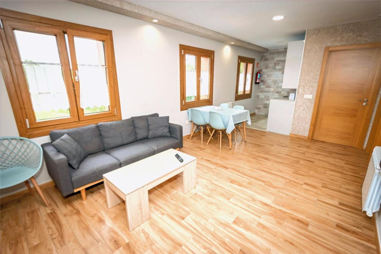 Apartamentos Navalin ตาเปีย เด กาซาเรียโก ภายนอก รูปภาพ