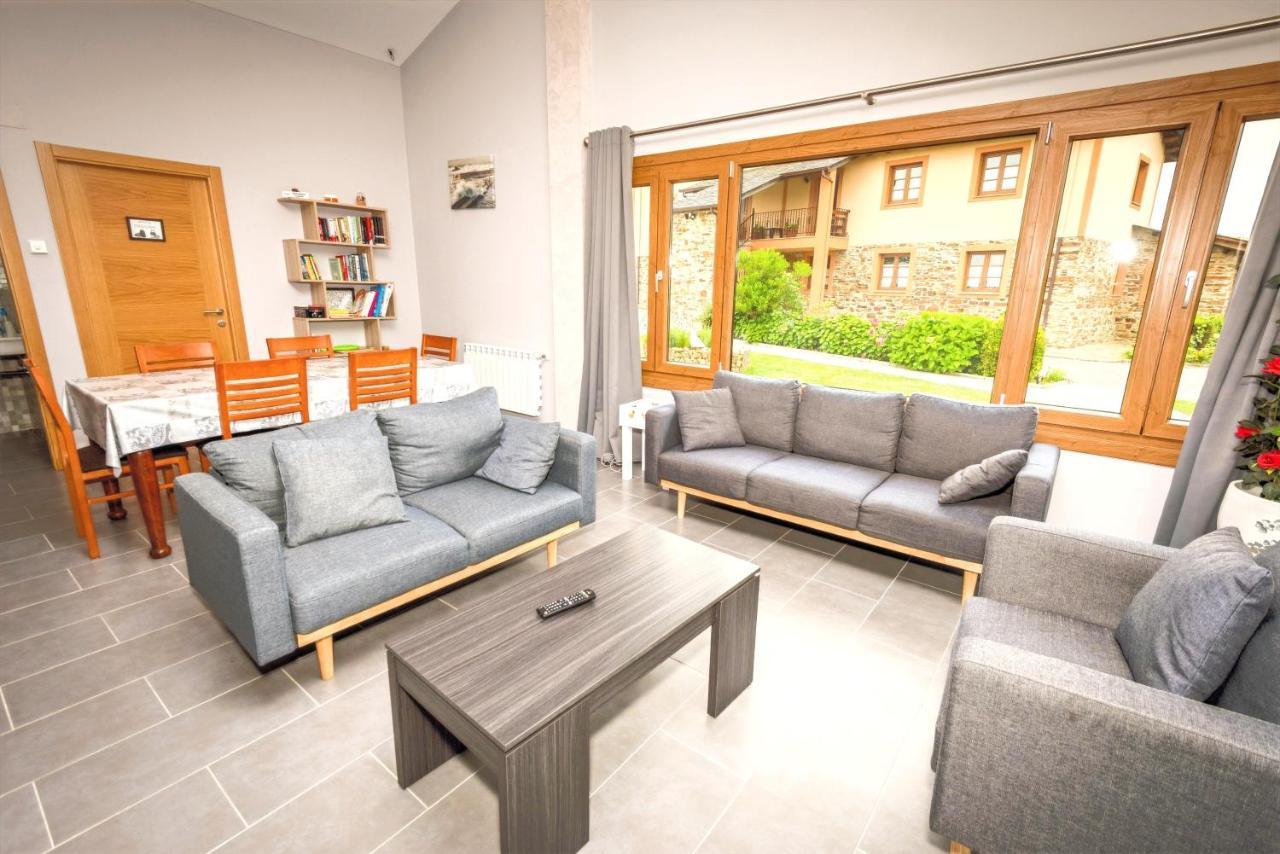 Apartamentos Navalin ตาเปีย เด กาซาเรียโก ภายนอก รูปภาพ