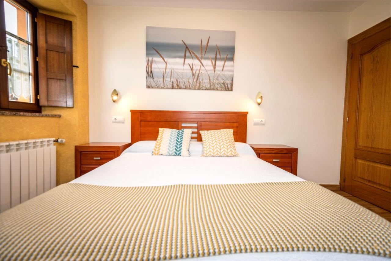 Apartamentos Navalin ตาเปีย เด กาซาเรียโก ภายนอก รูปภาพ