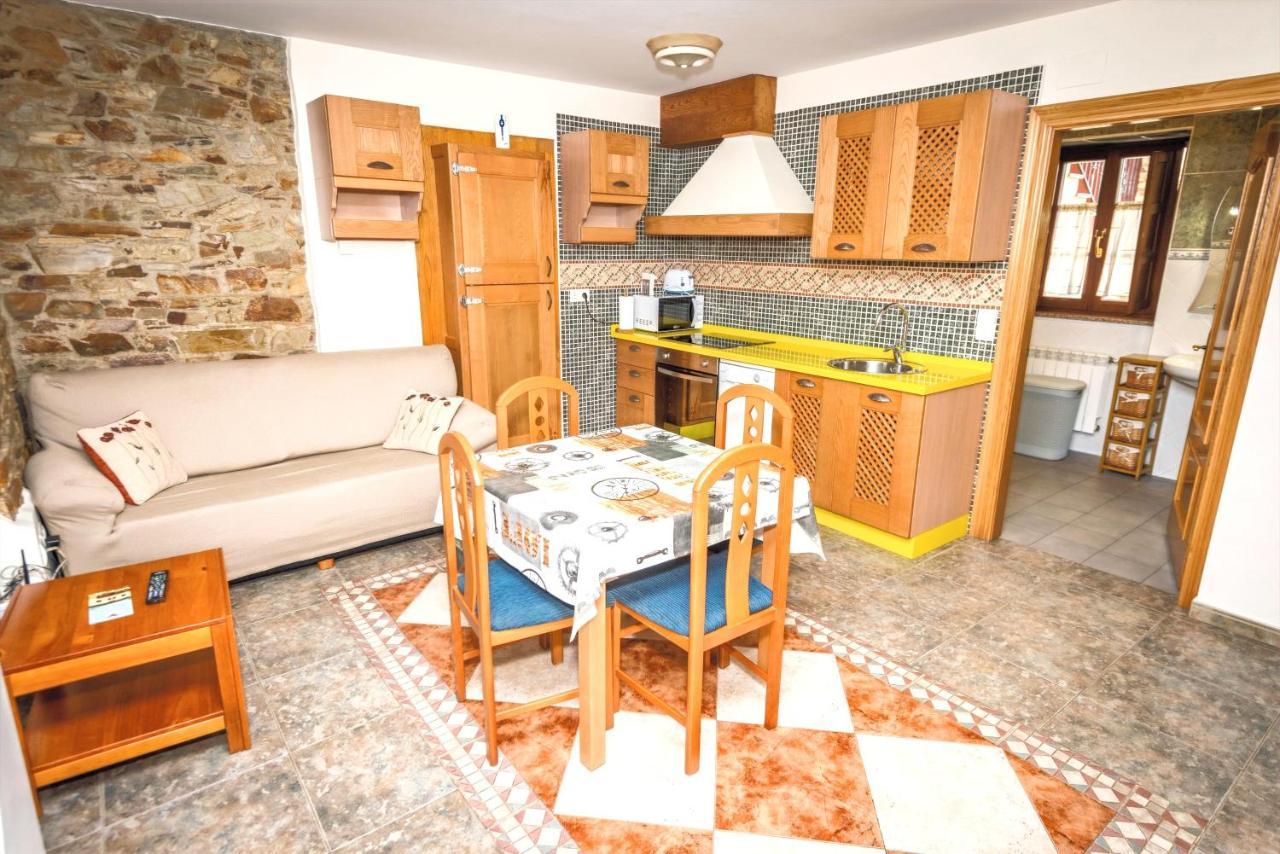 Apartamentos Navalin ตาเปีย เด กาซาเรียโก ภายนอก รูปภาพ