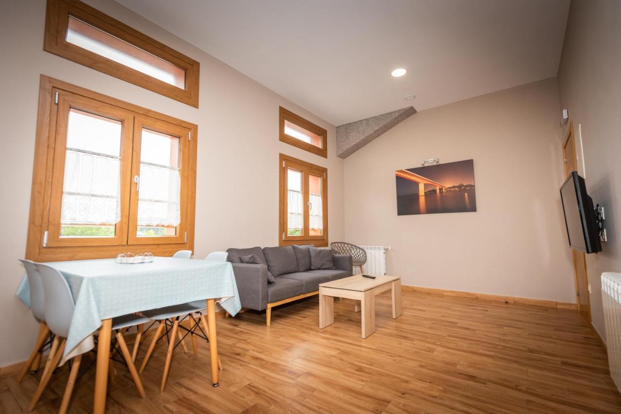Apartamentos Navalin ตาเปีย เด กาซาเรียโก ภายนอก รูปภาพ